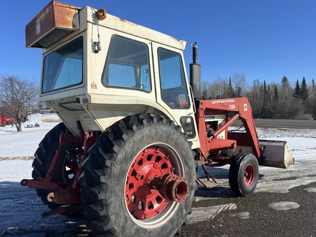 Image of International Harvester 1066 equipment image 4