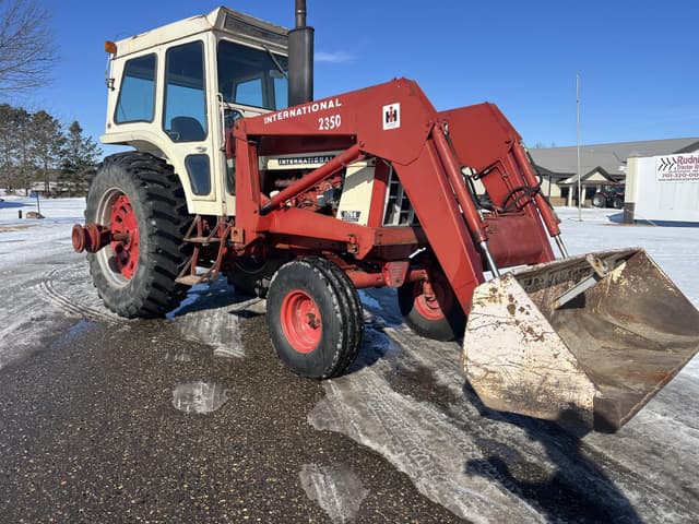 Image of International Harvester 1066 equipment image 3