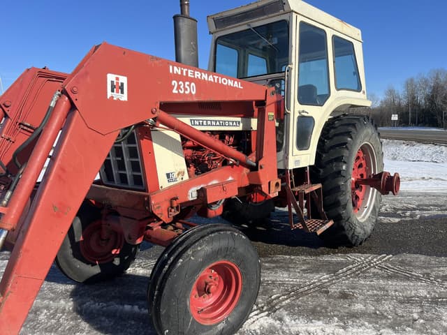 Image of International Harvester 1066 equipment image 1