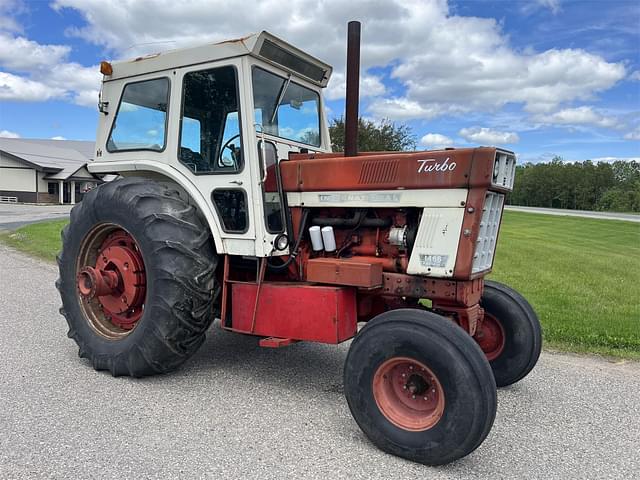 Image of International Harvester 1466 equipment image 2