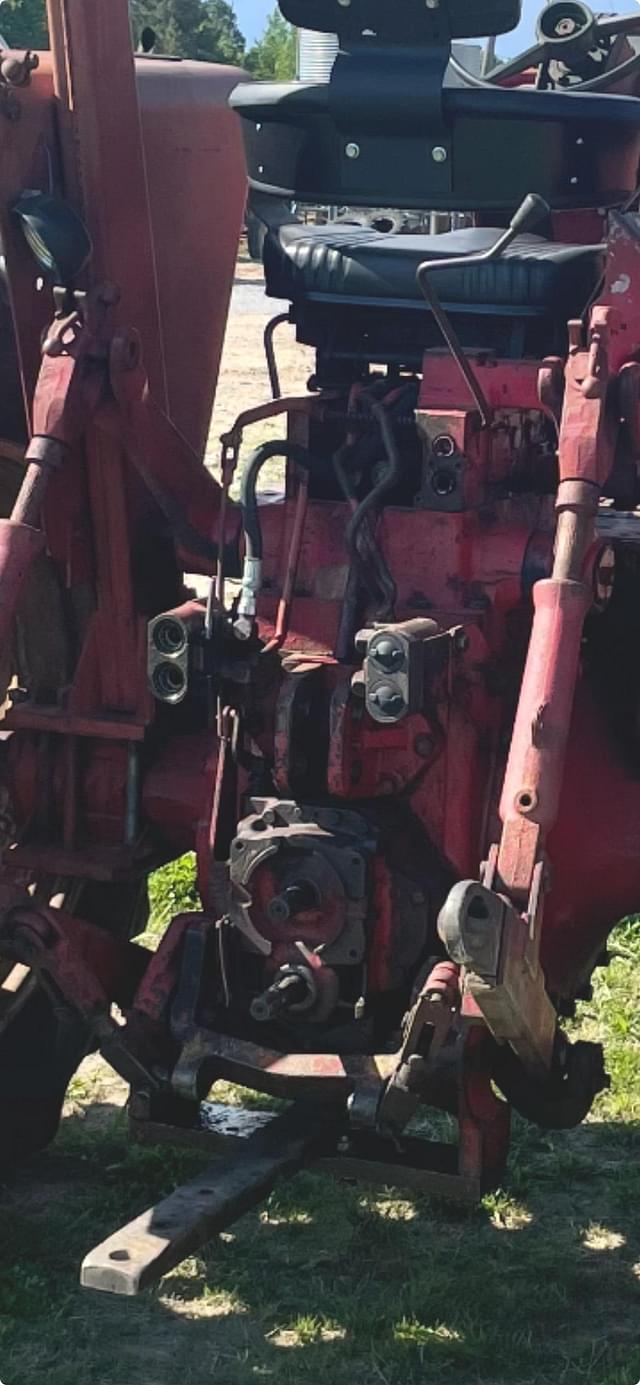 Image of International Harvester 1466 equipment image 4