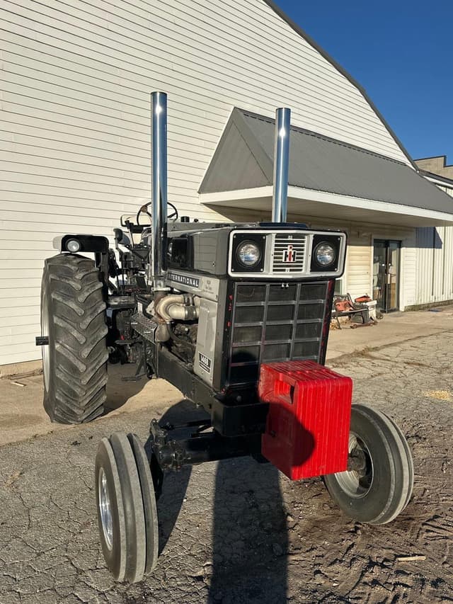 Image of International Harvester 1468 equipment image 1