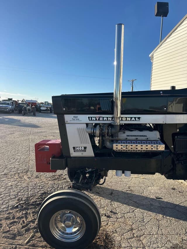 Image of International Harvester 1468 equipment image 4