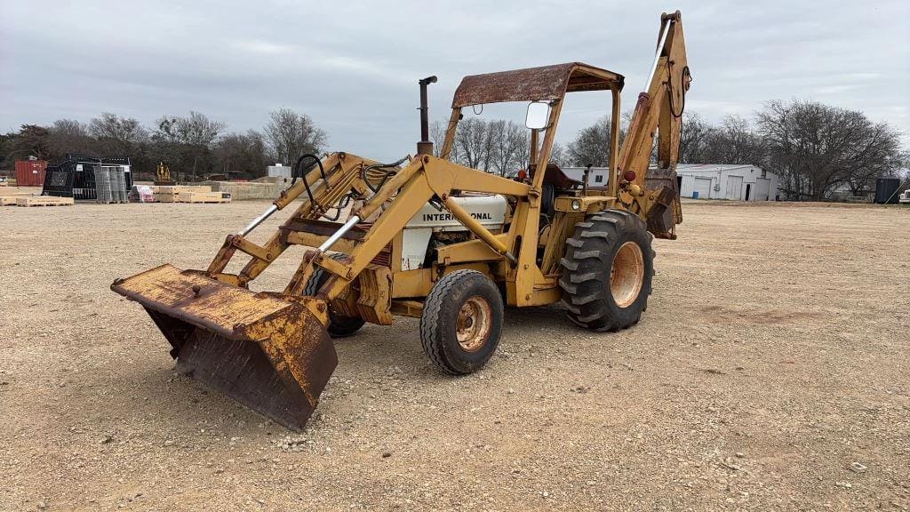 Main image International Harvester 2500A