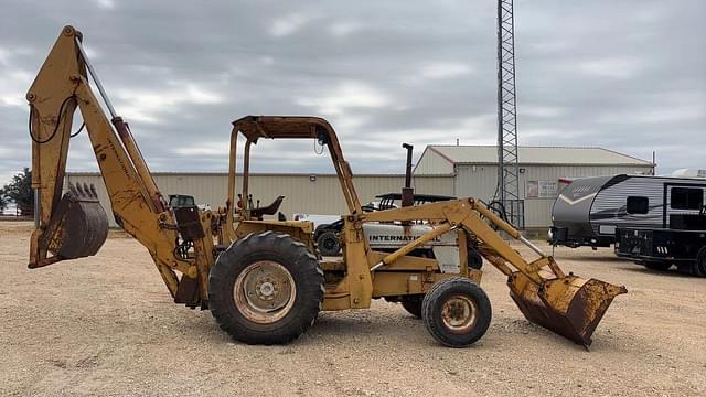 Image of International Harvester 2500A equipment image 4