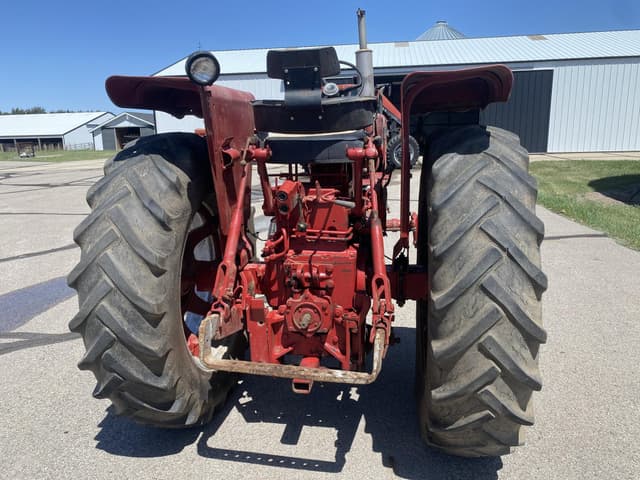 Image of International Harvester 656D equipment image 3