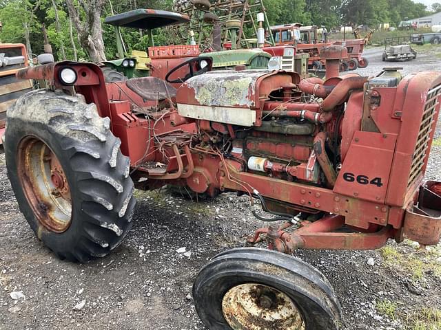 Image of International Harvester 664 equipment image 1