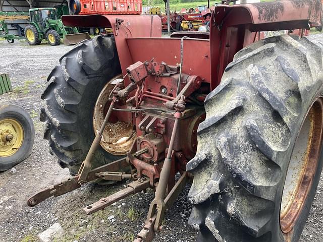 Image of International Harvester 664 equipment image 3