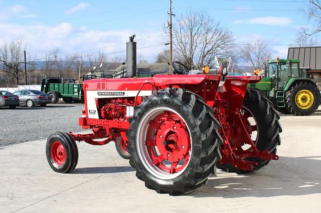 Image of International Harvester 666 equipment image 3