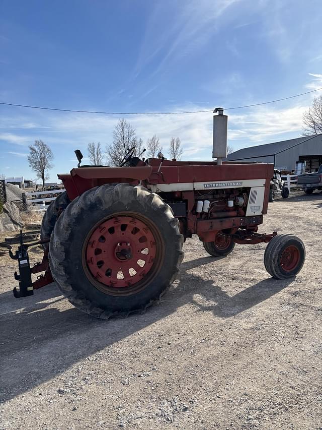 Image of International Harvester 966 equipment image 4