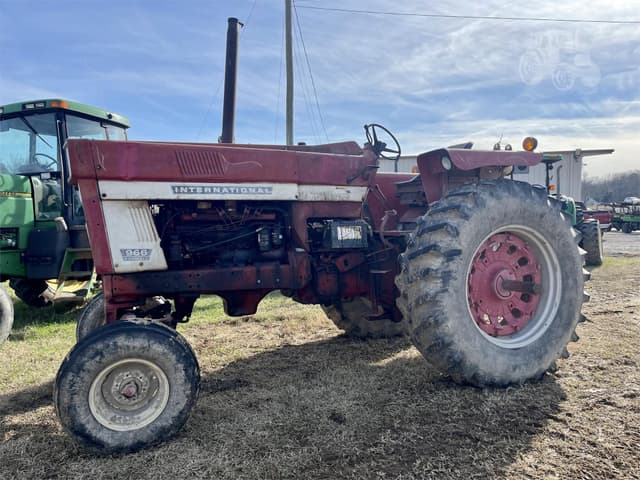 Image of International Harvester 966 equipment image 1