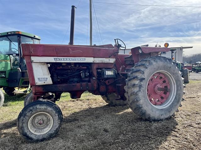 Image of International Harvester 966 equipment image 1