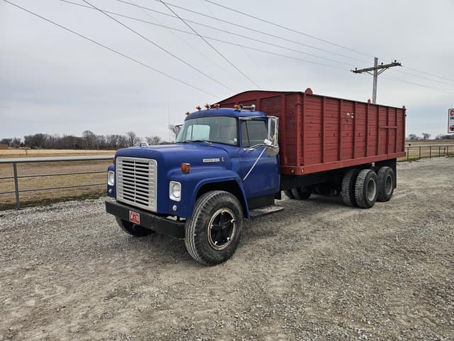 Image of International F1800 equipment image 1