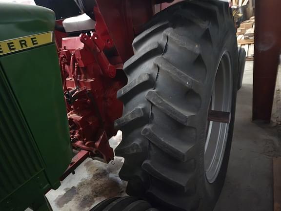 Image of International Harvester 1466 equipment image 4
