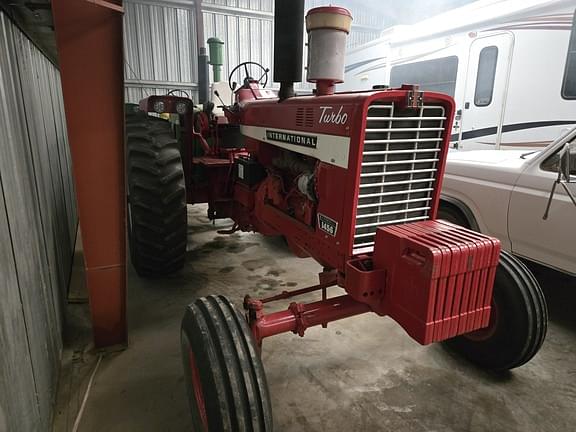 Image of International Harvester 1466 equipment image 1