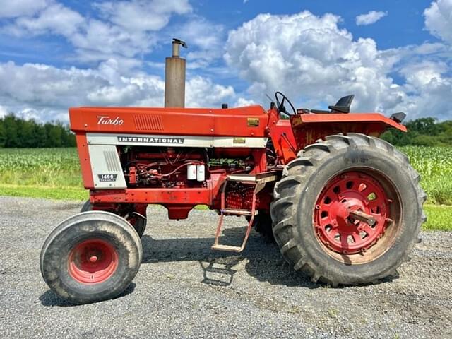Image of International Harvester 1466 equipment image 2