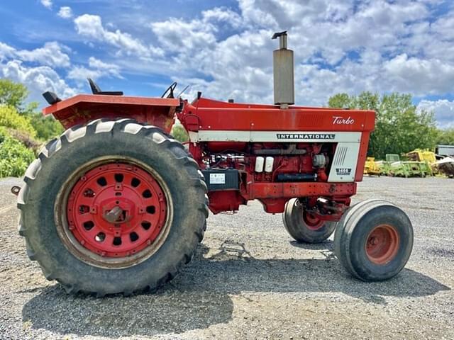 Image of International Harvester 1466 equipment image 3