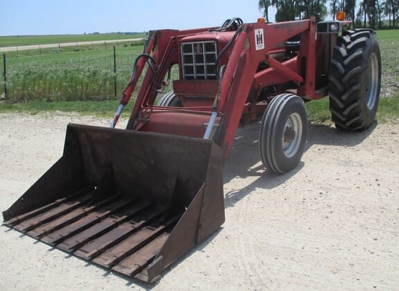 Main image International Harvester 574