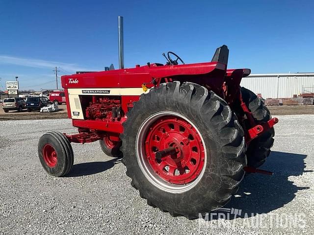 Image of International Harvester 1466 equipment image 2