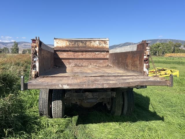 Image of International Loadstar 1700 equipment image 3