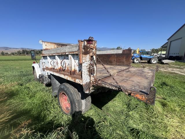 Image of International Loadstar 1700 equipment image 2