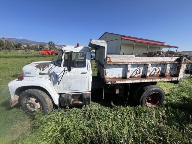 Image of International Loadstar 1700 equipment image 1