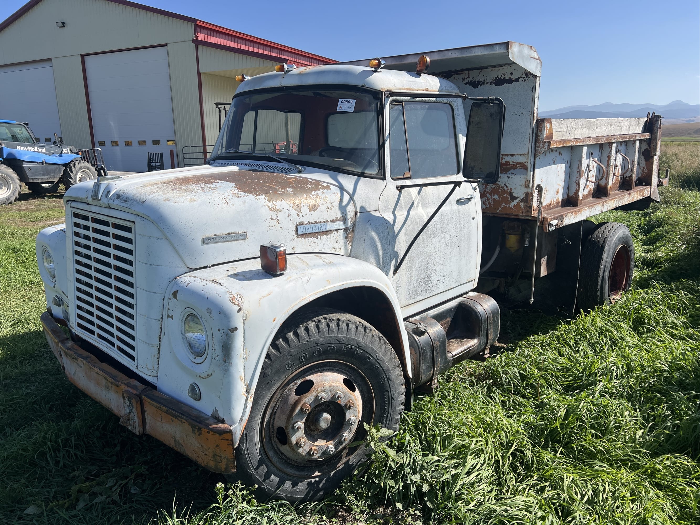 1972 International Loadstar 1700 Equipment Image0