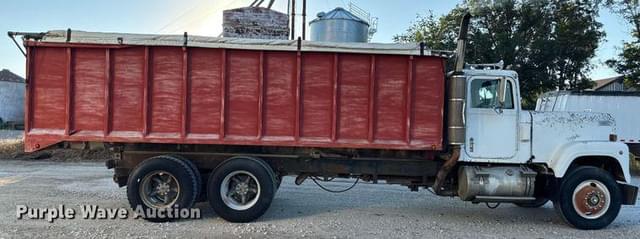 Image of International Transtar 4300 equipment image 3