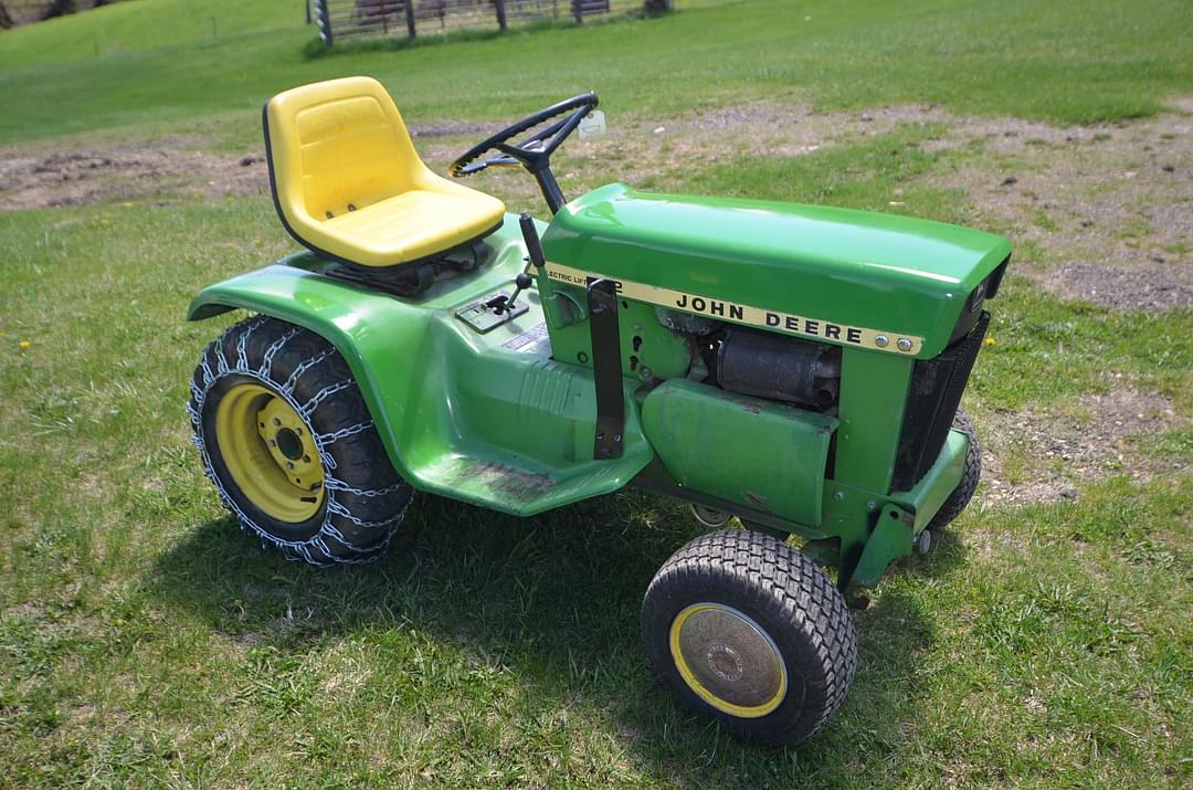 Image of John Deere 112 Primary image