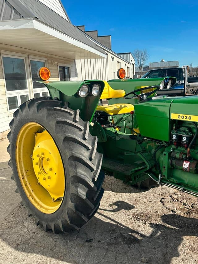 Image of John Deere 2030 equipment image 3