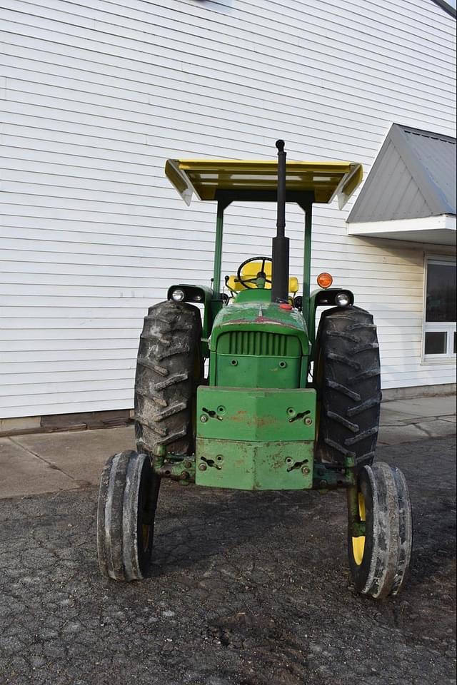 Image of John Deere 3020 equipment image 1