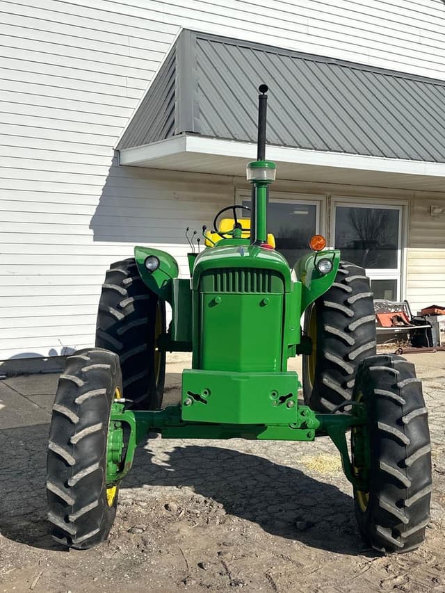 Image of John Deere 3020 equipment image 2