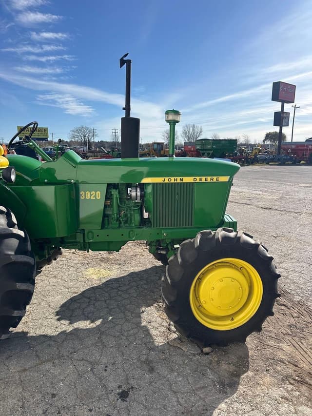 Image of John Deere 3020 equipment image 4