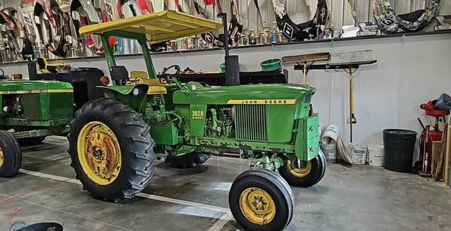 Image of John Deere 3020 equipment image 1