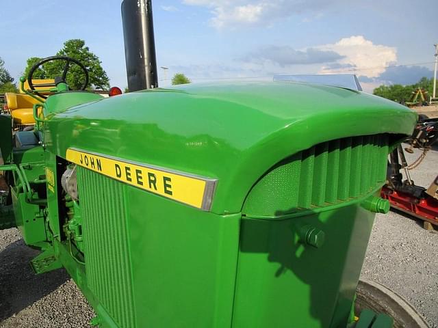 Image of John Deere 3020 equipment image 4