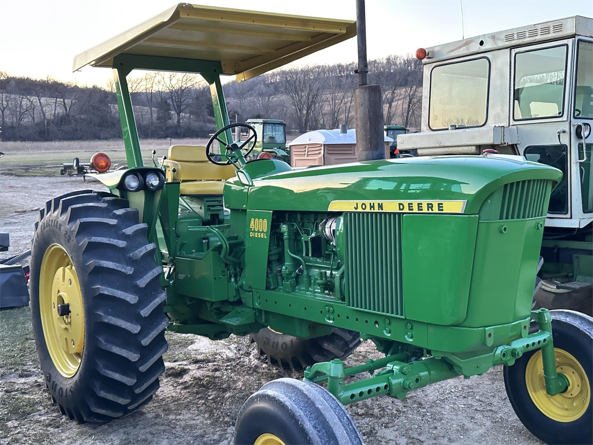 Main image John Deere 4000