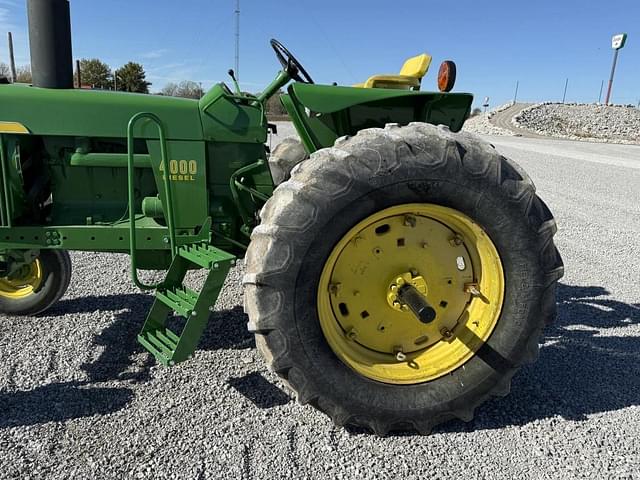 Image of John Deere 4000 equipment image 3