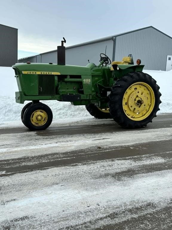 Image of John Deere 4000 equipment image 2