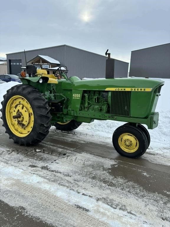 Image of John Deere 4000 equipment image 1