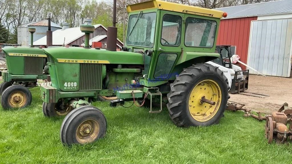 100 to 174 HP Tractors image