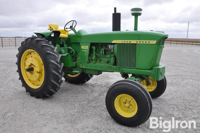 Image of John Deere 4020 equipment image 2