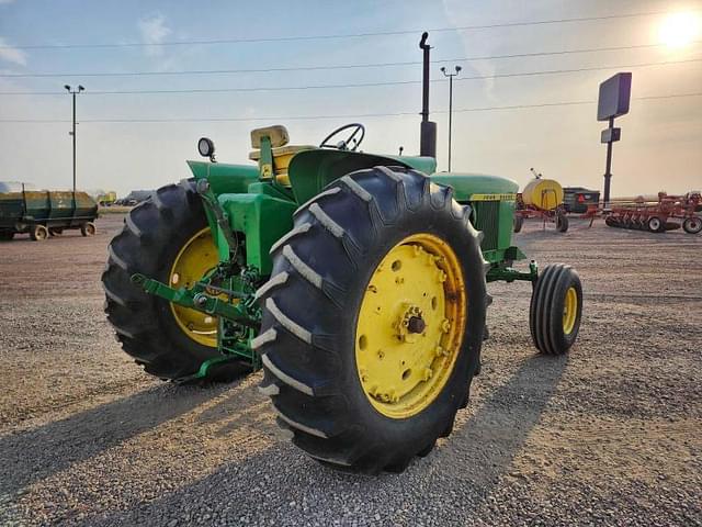 Image of John Deere 4020 equipment image 2