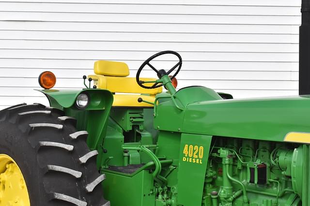 Image of John Deere 4020 equipment image 4