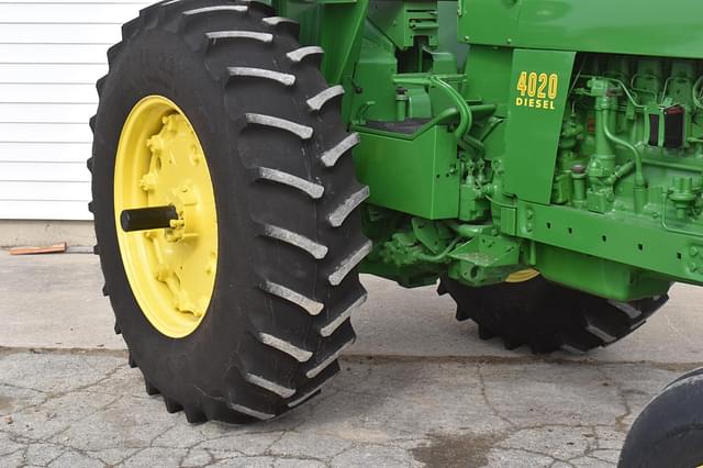 Image of John Deere 4020 equipment image 3