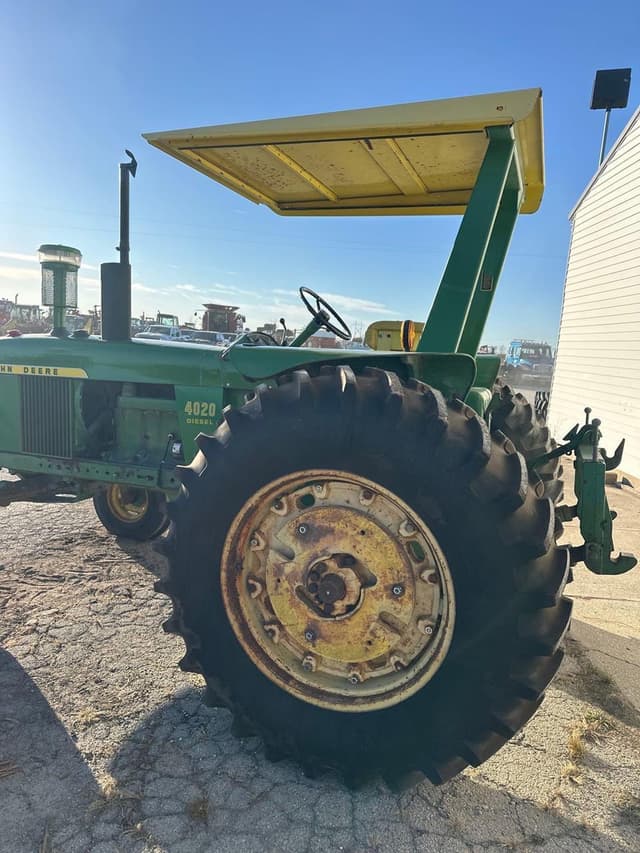 Image of John Deere 4020 equipment image 3