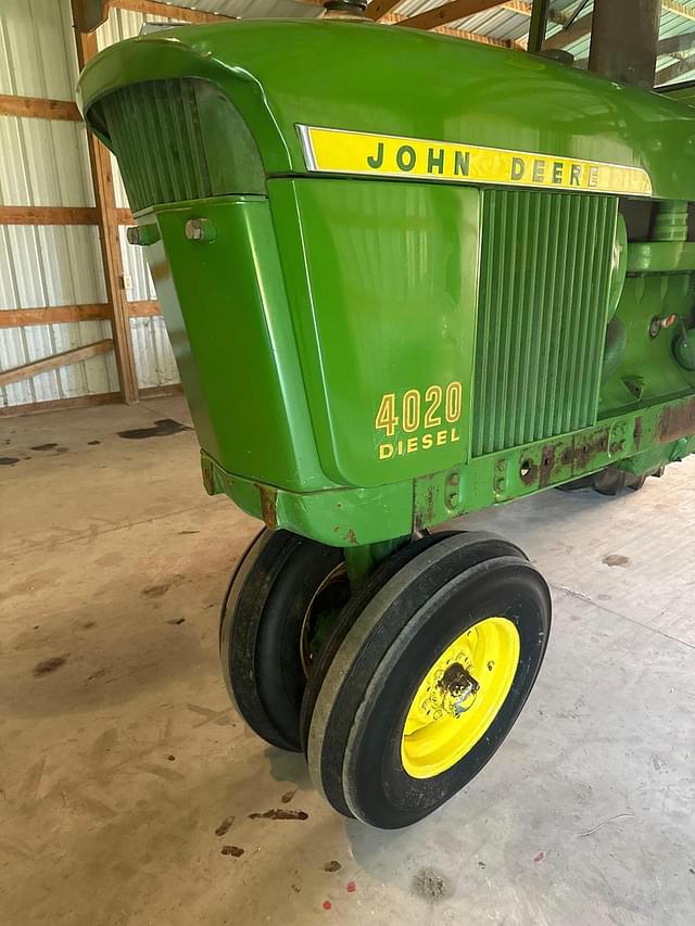 Image of John Deere 4020 equipment image 3