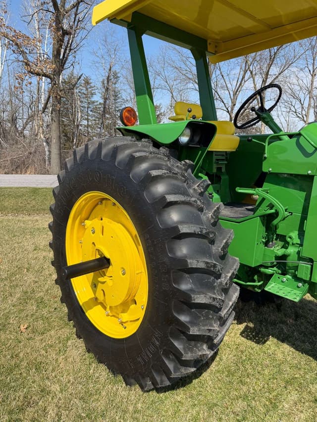 Image of John Deere 4020 equipment image 4