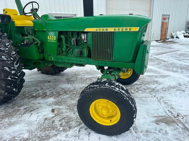 Image of John Deere 4020 equipment image 2