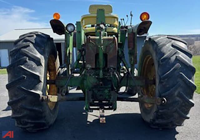Image of John Deere 4020 equipment image 3