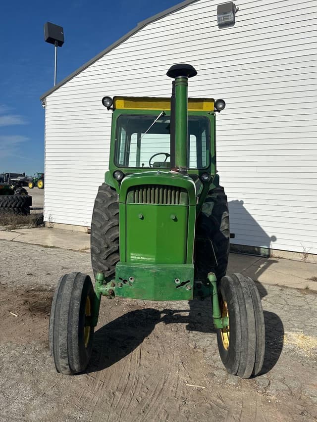 Image of John Deere 4320 equipment image 1